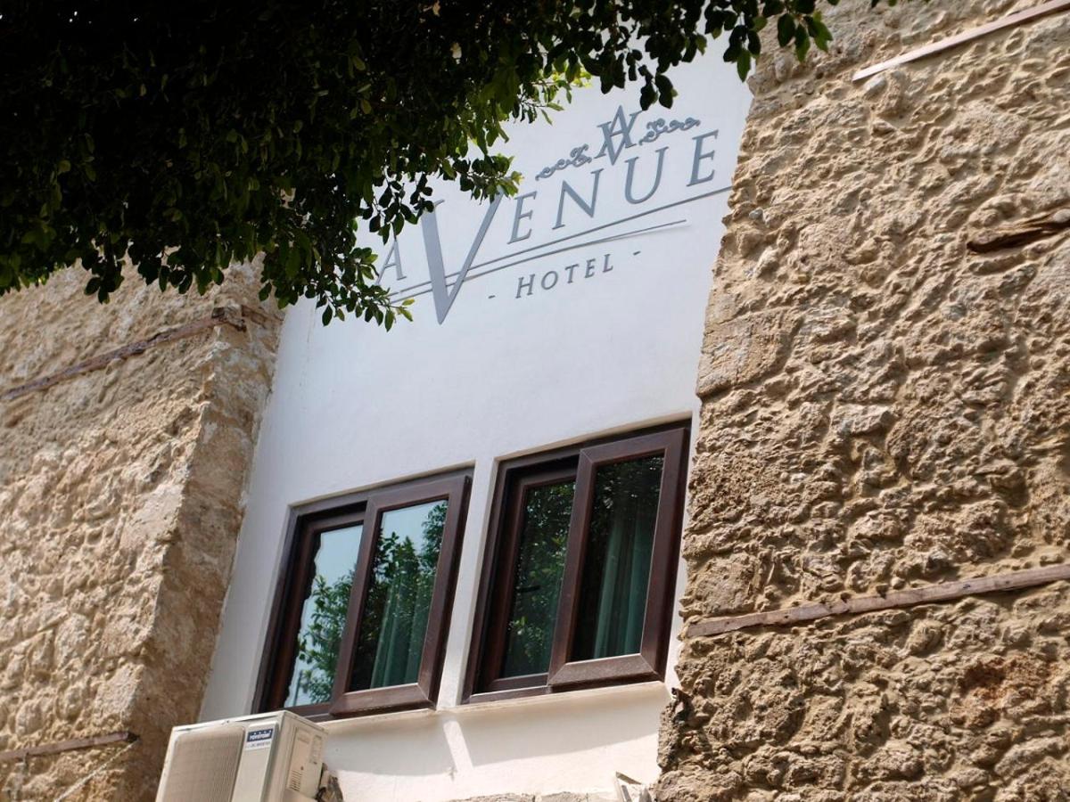 Avenue Hotel ไคริเนีย ภายนอก รูปภาพ